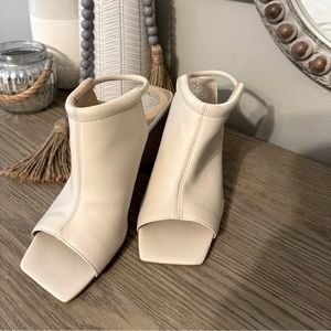 Vince Camuto -Size 8.5, White/Cream Modern open toe mule sandal- Never Worn